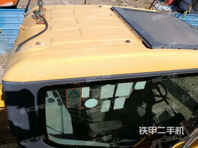 驾驶室顶部（整机外观）