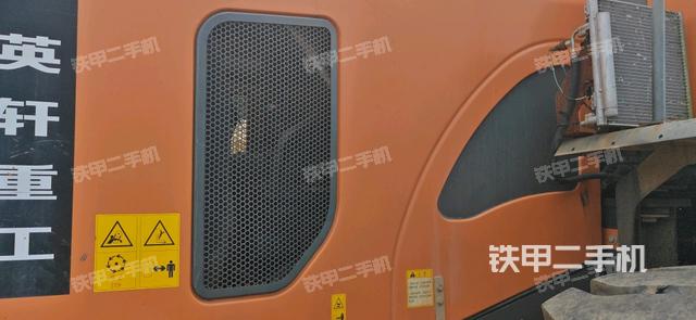 发动机右侧（整机外观及大件）