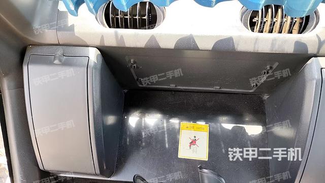 右侧玻璃角标（驾驶室部分）