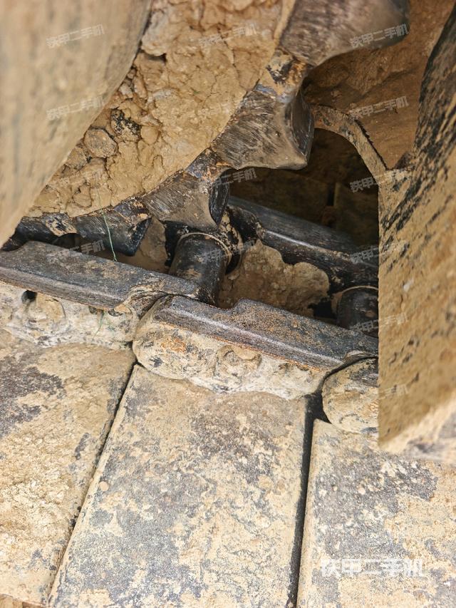 右側(cè)行走馬達(dá)蓋板(行走機(jī)構(gòu)) 右側(cè)行走馬達(dá)蓋板(行走機(jī)構(gòu))