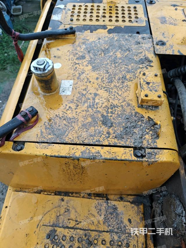 大臂背部俯视(工作和回转装置) 大臂背部俯视(工作和回转装置)