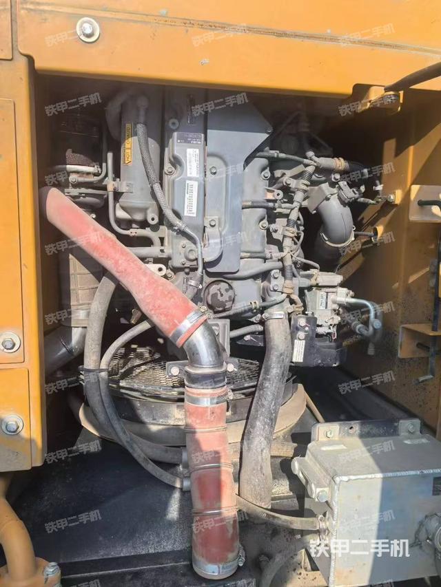 发动机整体俯视(整机外观) 发动机整体俯视(整机外观)