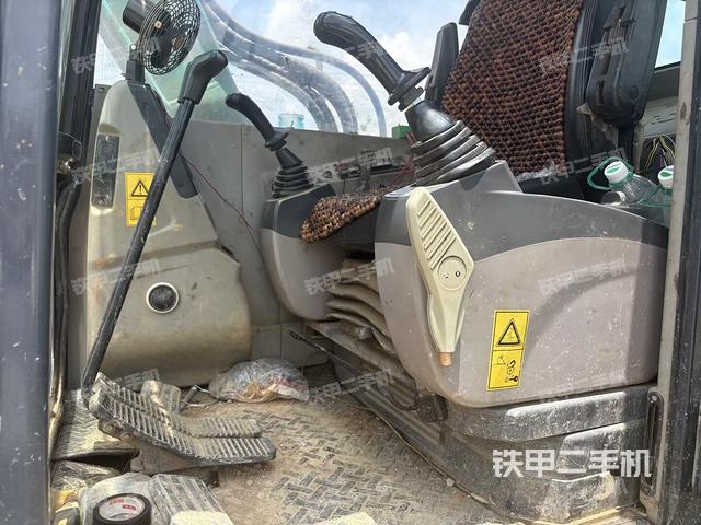 頂棚整體(駕駛室部分) 頂棚整體(駕駛室部分)