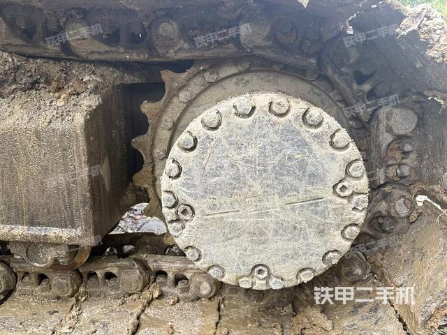 右侧履带整体(行走机构) 右侧履带整体(行走机构)