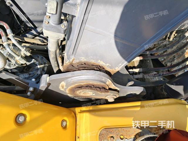 大臂根部 斜视(工作和回转装置) 大臂根部 斜视(工作和回转装置)