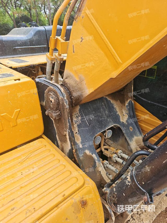 大臂根部?斜視(工作和回轉(zhuǎn)裝置) 大臂根部?斜視(工作和回轉(zhuǎn)裝置)