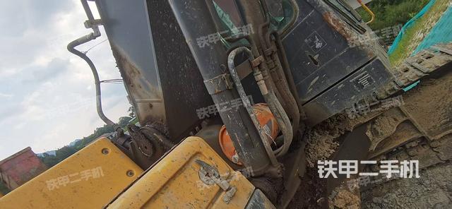 驾驶室整体(整机外观) 驾驶室整体(整机外观)