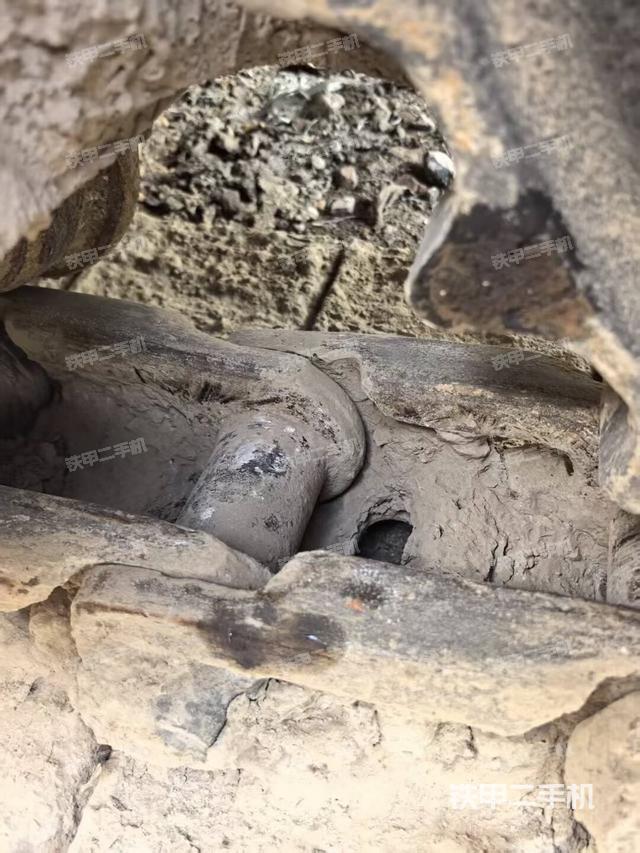 右驱动轮（行走机构）