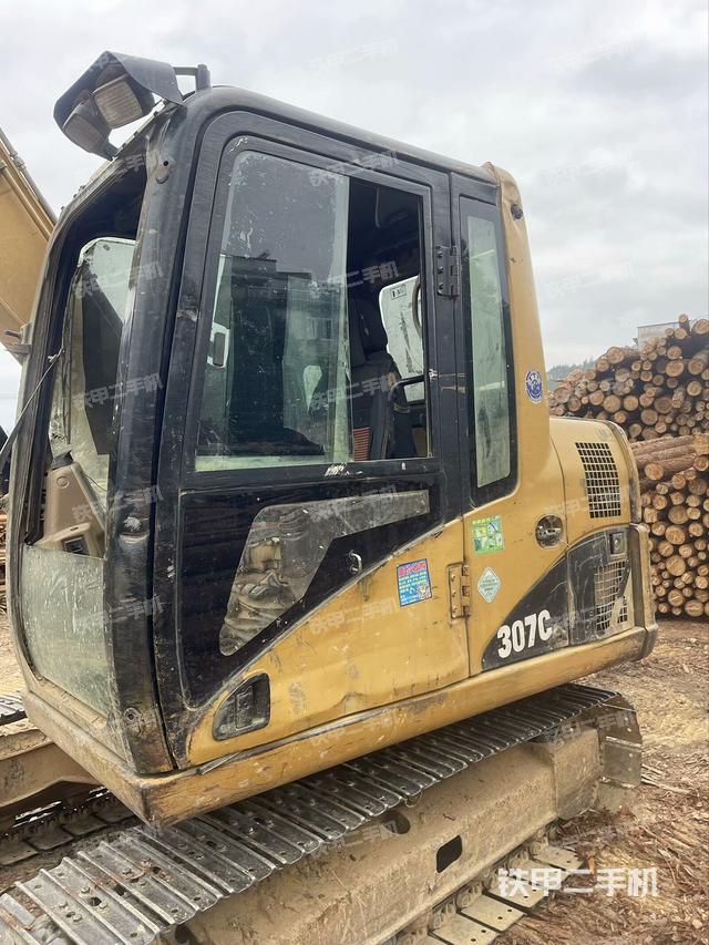  驾驶室正侧（驾驶室部分）