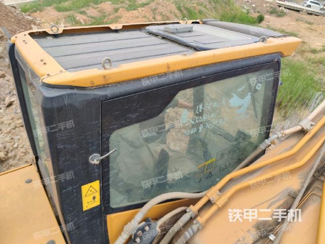 驾驶室顶部俯视(上车部件) 驾驶室顶部俯视(上车部件)