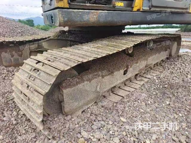 右驱动轮（行走机构）