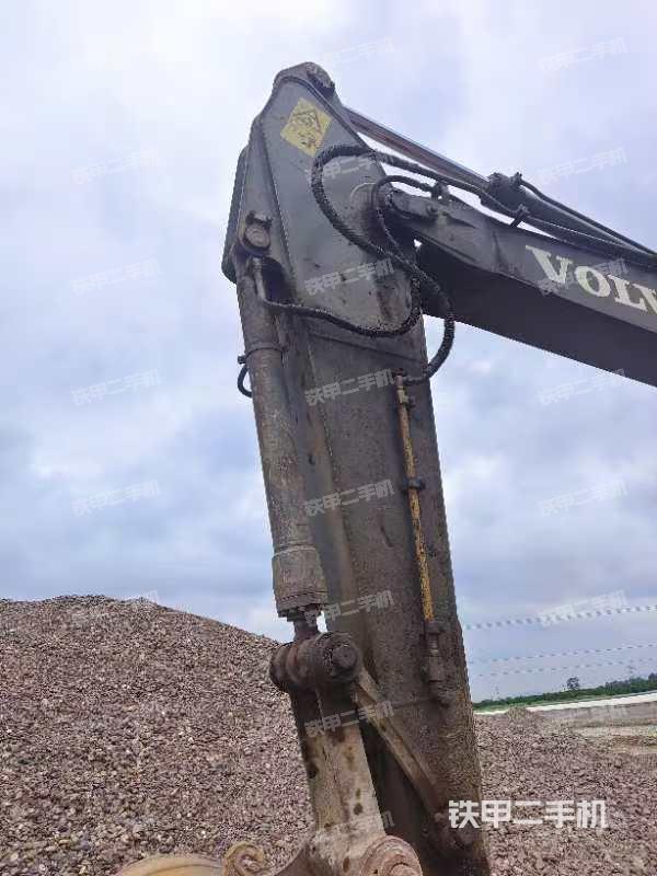 大臂整体 右侧（工作和回转装置）