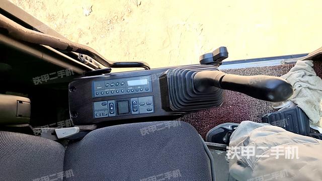 后窗玻璃角标（驾驶室部分）