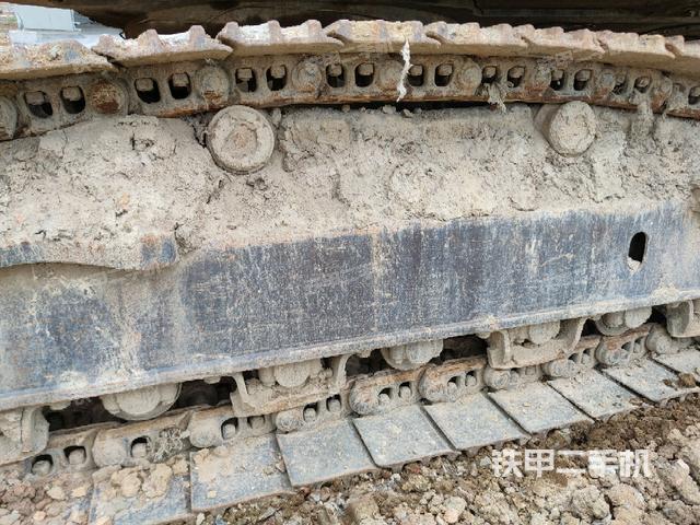 左导向轮(行走机构) 左导向轮(行走机构)