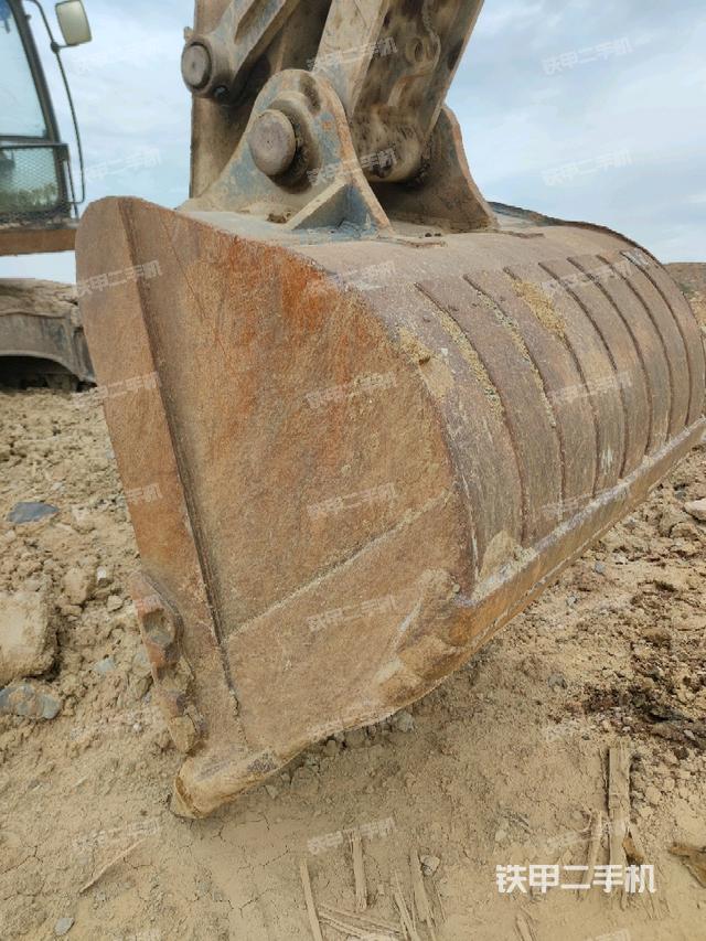 铲斗45度(工作和回转装置) 铲斗45度(工作和回转装置)