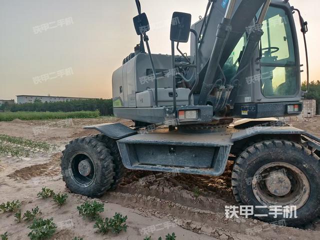 整机右后45°(整机外观) 整机右后45°(整机外观)