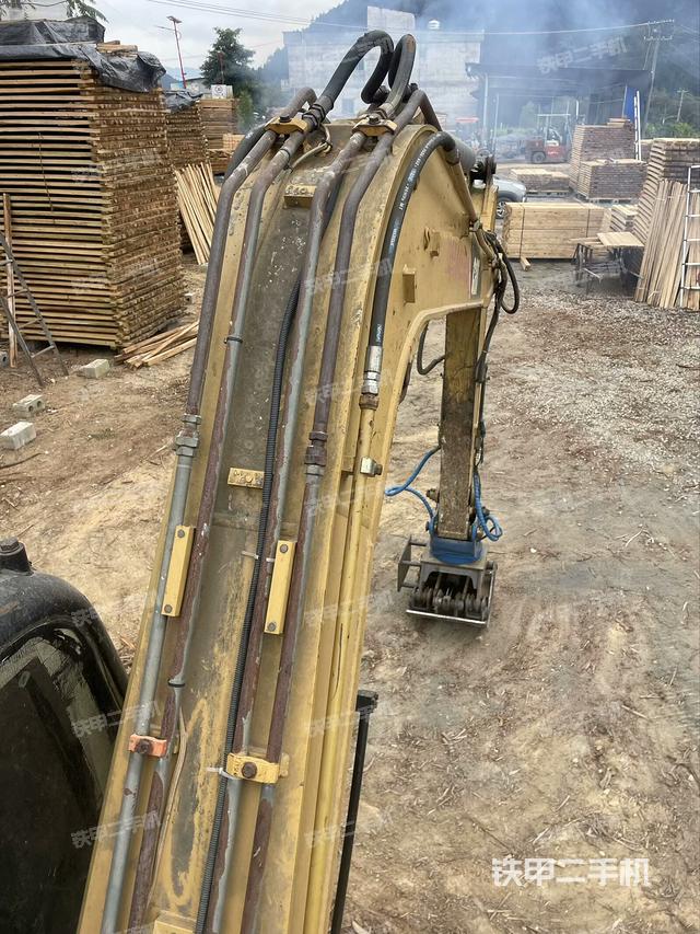 小臂整体左后（工作和回转装置）