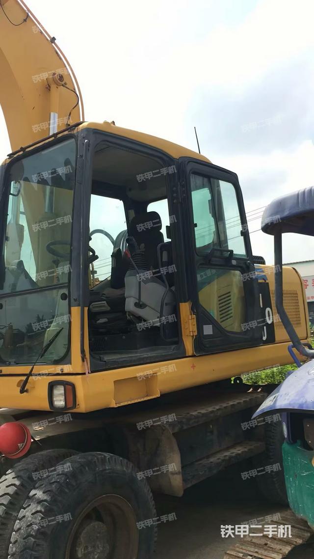 驾驶室整体（整机外观）