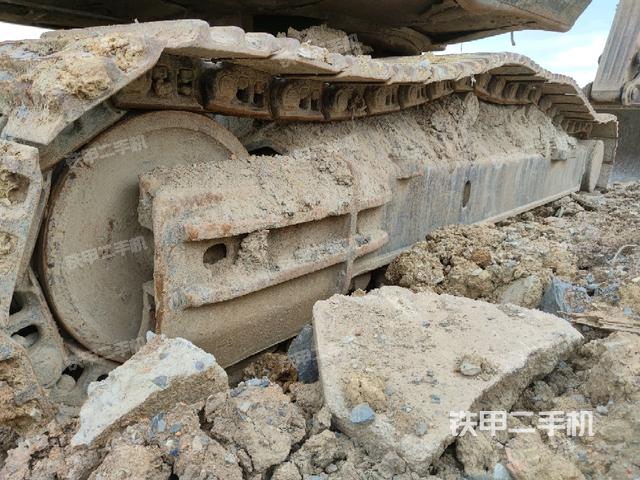 左侧履带整体 (行走机构) 左侧履带整体 (行走机构)