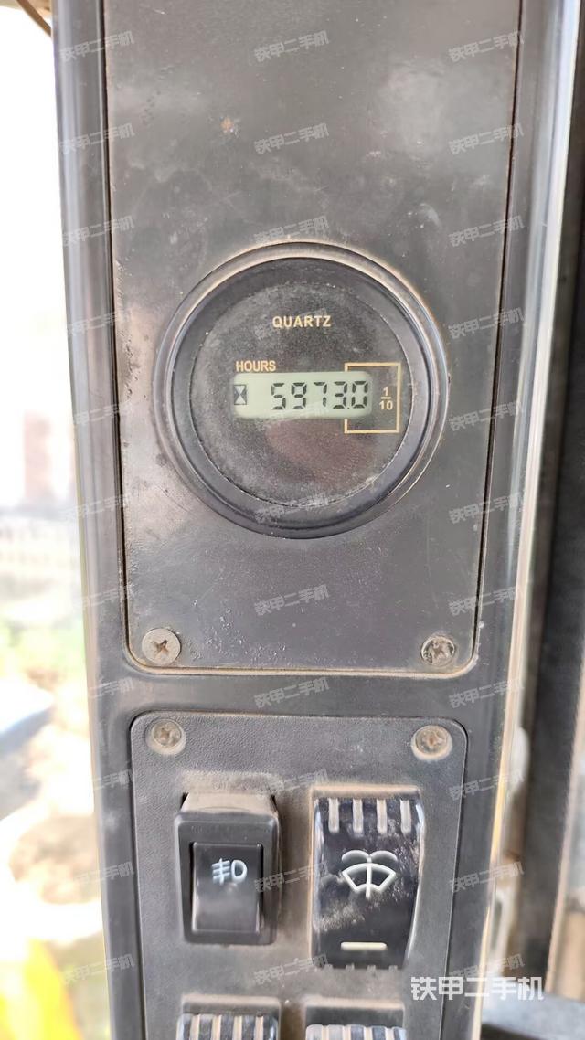 小時(shí)表里程數(shù)(駕駛室部分) 小時(shí)表里程數(shù)(駕駛室部分)