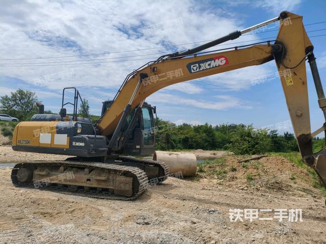 徐工XE200DA挖掘机