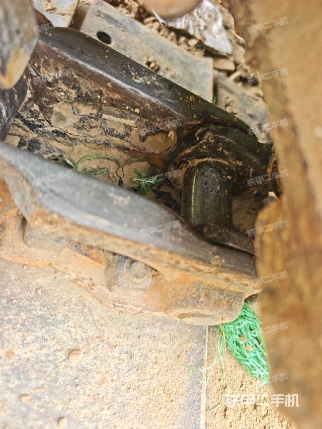 右側(cè)履帶整體?（行走機(jī)構(gòu)）