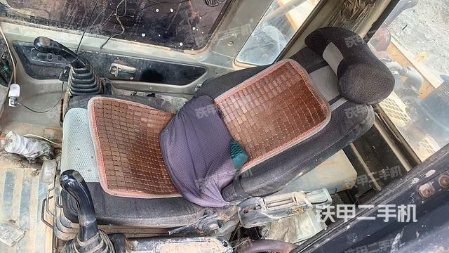 驾驶室整体（整机外观）