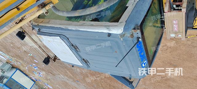 驾驶室顶部（整机外观）