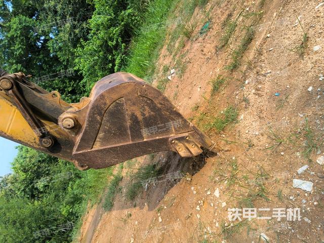 大臂根部 斜视(工作和回转装置) 大臂根部 斜视(工作和回转装置)