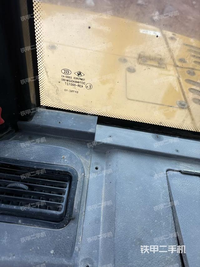 座椅后部(驾驶室部分) 座椅后部(驾驶室部分)