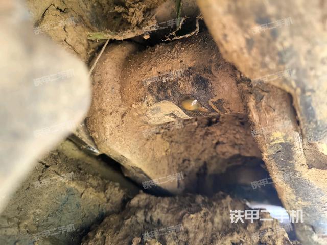 右侧履带整体(行走机构) 右侧履带整体(行走机构)