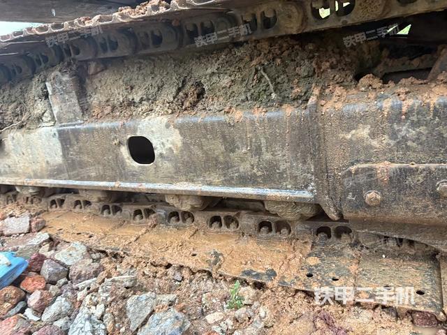 右侧履带整体 (行走机构) 右侧履带整体 (行走机构)