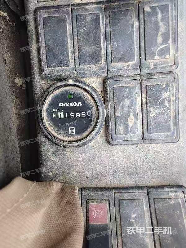 座椅右侧控制台/钥匙门/油门/含右手柄（驾驶室部分）