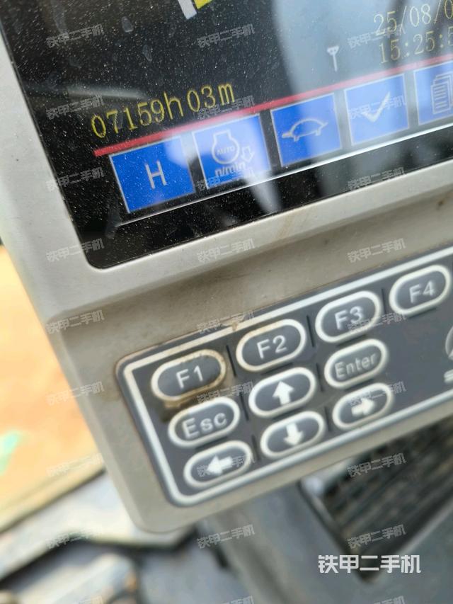 显示屏 (驾驶室部分) 显示屏 (驾驶室部分)