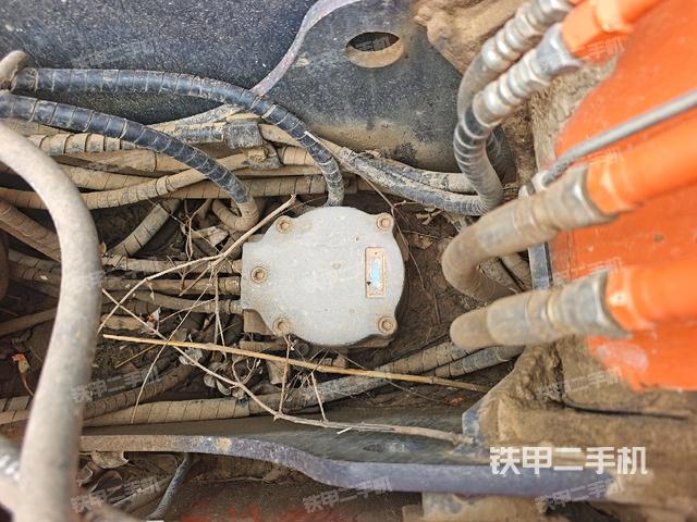 回轉(zhuǎn)馬達(dá)（上車部件）