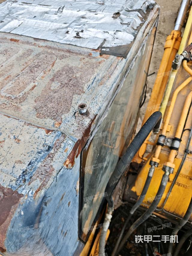 大臂根部 斜视(工作和回转装置) 大臂根部 斜视(工作和回转装置)