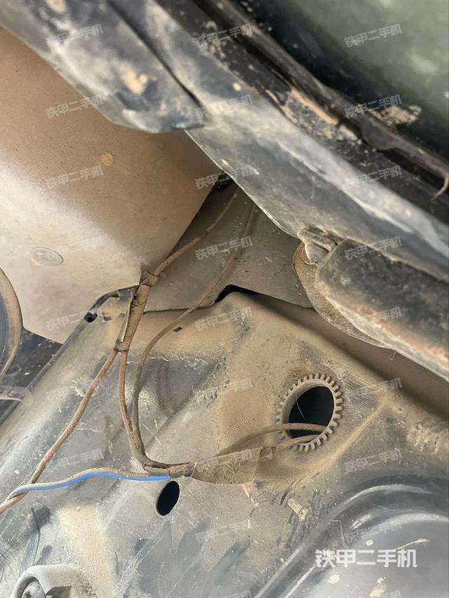 座椅右侧控制台/钥匙门/油门/含右手柄（驾驶室部分）