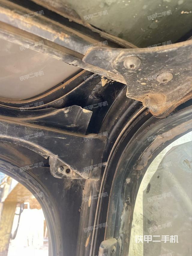 座椅后部（驾驶室部分）