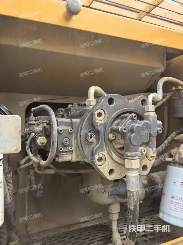 液压泵斜45 左（大件舱室）