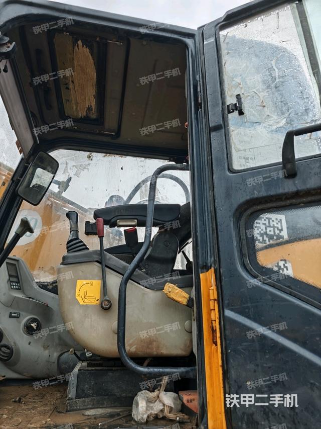 右侧玻璃角标(驾驶室部分) 右侧玻璃角标(驾驶室部分)