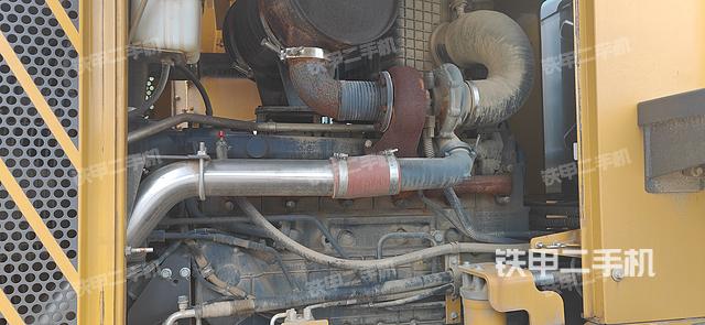 发动机右侧（整机外观及大件）