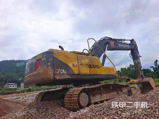 沃尔沃EC200B挖掘机