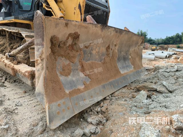 右引导轮（推土机底盘及工作装置）