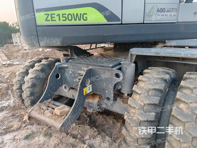 单侧履带整体(整机外观) 单侧履带整体(整机外观)