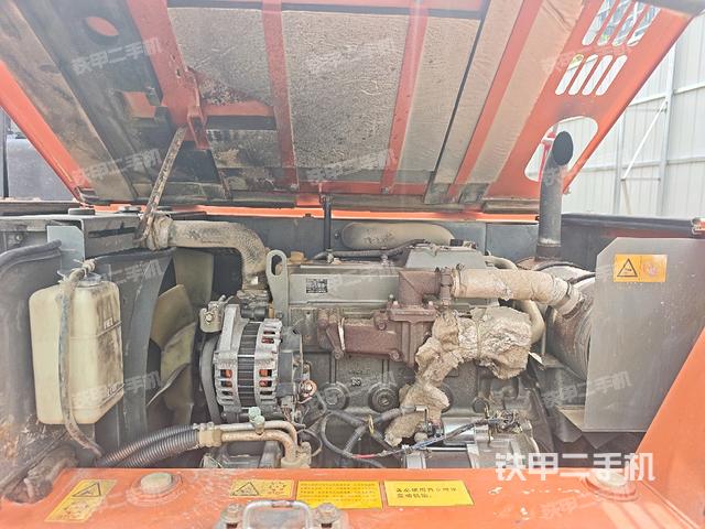 發(fā)動(dòng)機(jī)室（上車部件）