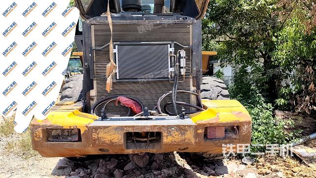 正后方(整機(jī)外觀) 正后方(整機(jī)外觀)