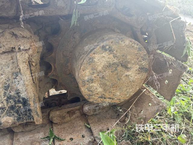 左导向轮(行走机构) 左导向轮(行走机构)