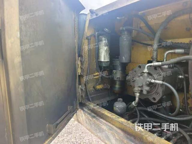 液压泵斜45 左（大件舱室）