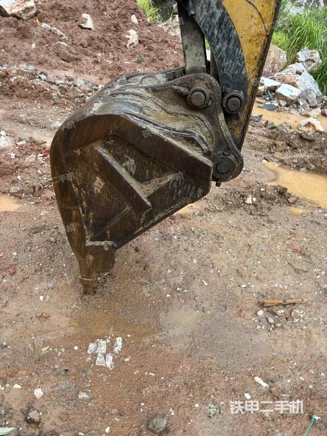 铲斗45度(工作和回转装置) 铲斗45度(工作和回转装置)