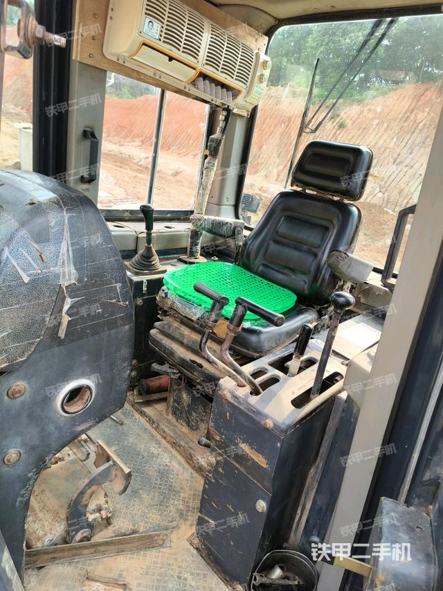 驾驶室左侧全景照（推土机驾驶室）